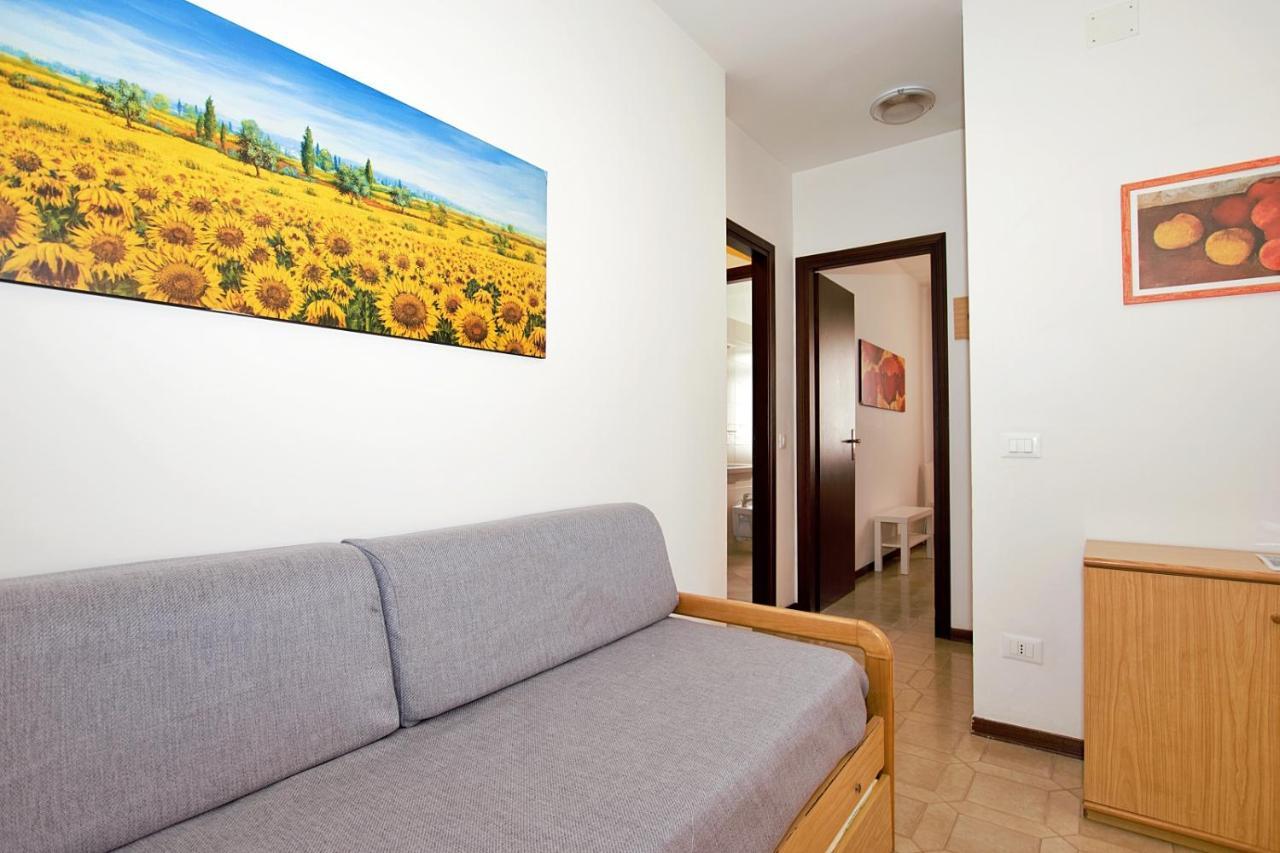 Residenza Canova Lignano Sabbiadoro Luaran gambar