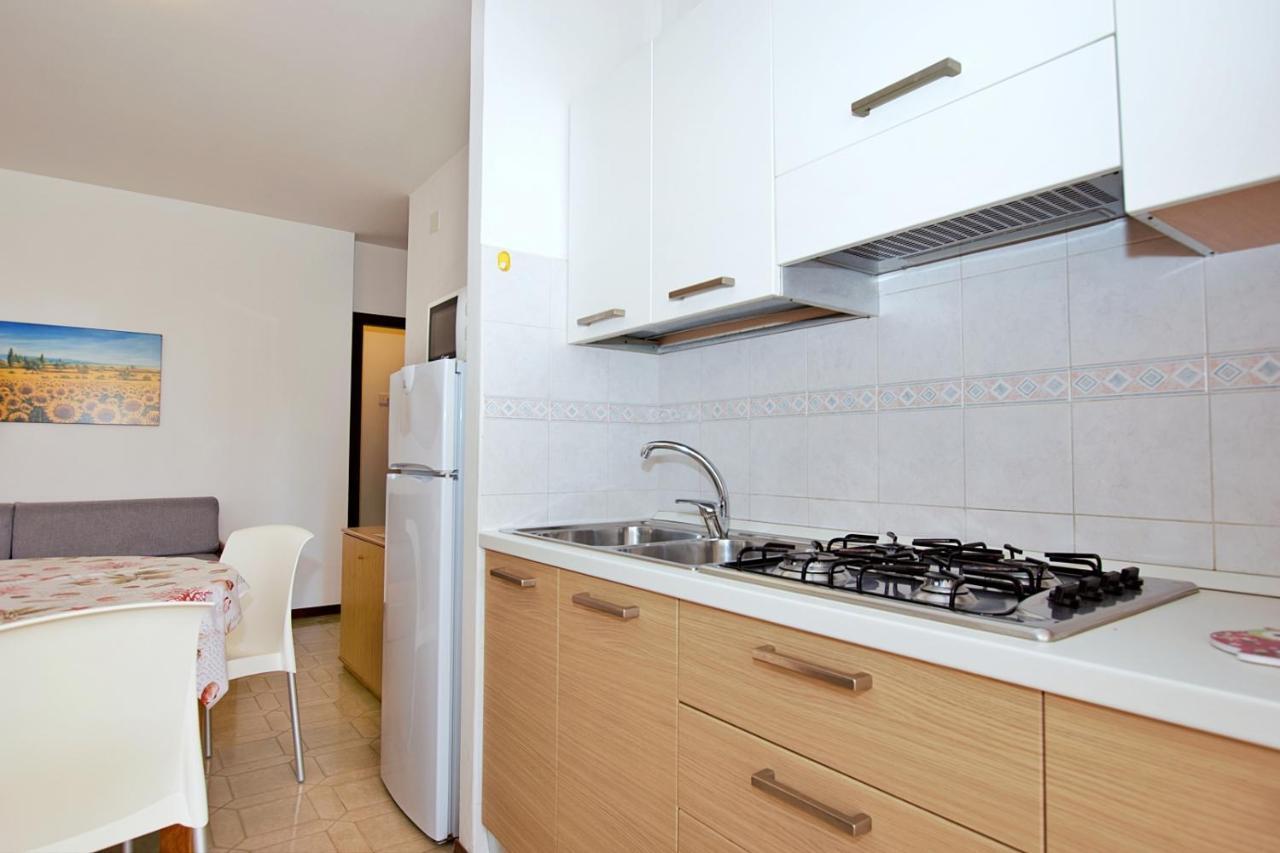 Residenza Canova Lignano Sabbiadoro Luaran gambar