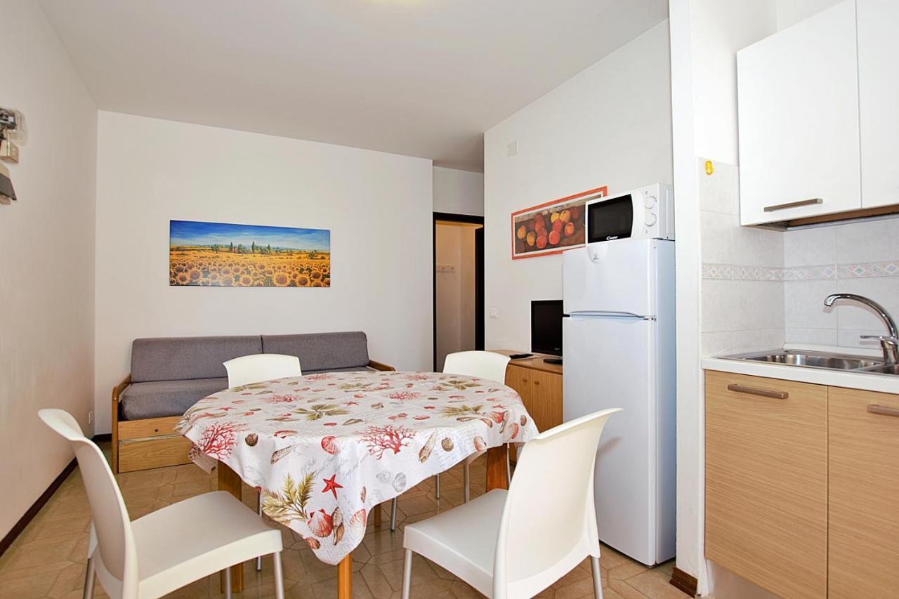 Residenza Canova Lignano Sabbiadoro Luaran gambar