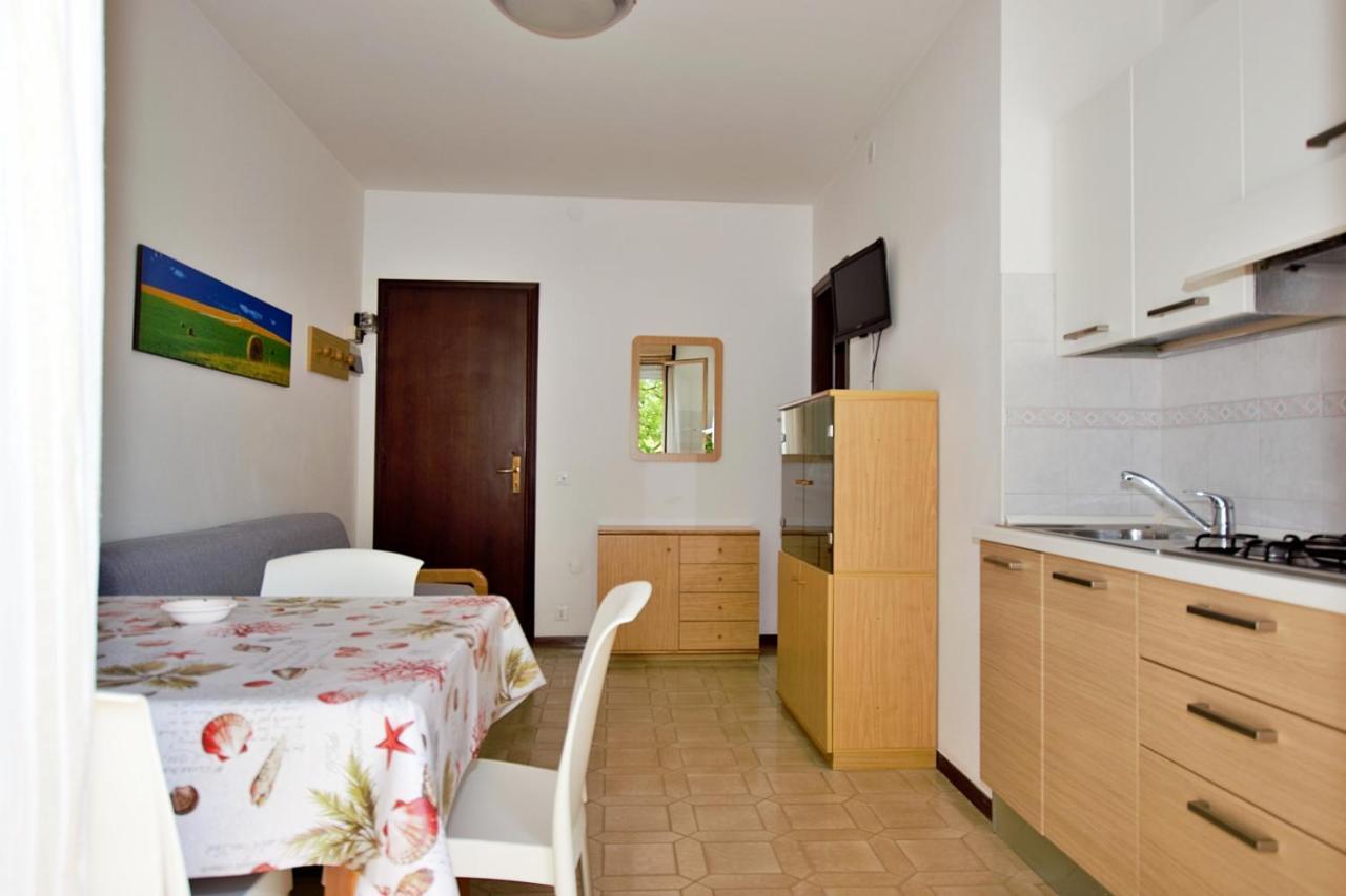 Residenza Canova Lignano Sabbiadoro Luaran gambar