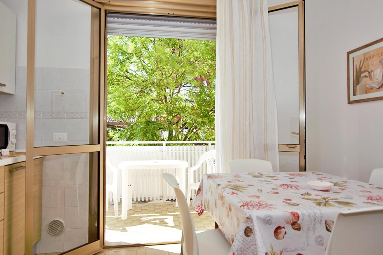 Residenza Canova Lignano Sabbiadoro Luaran gambar