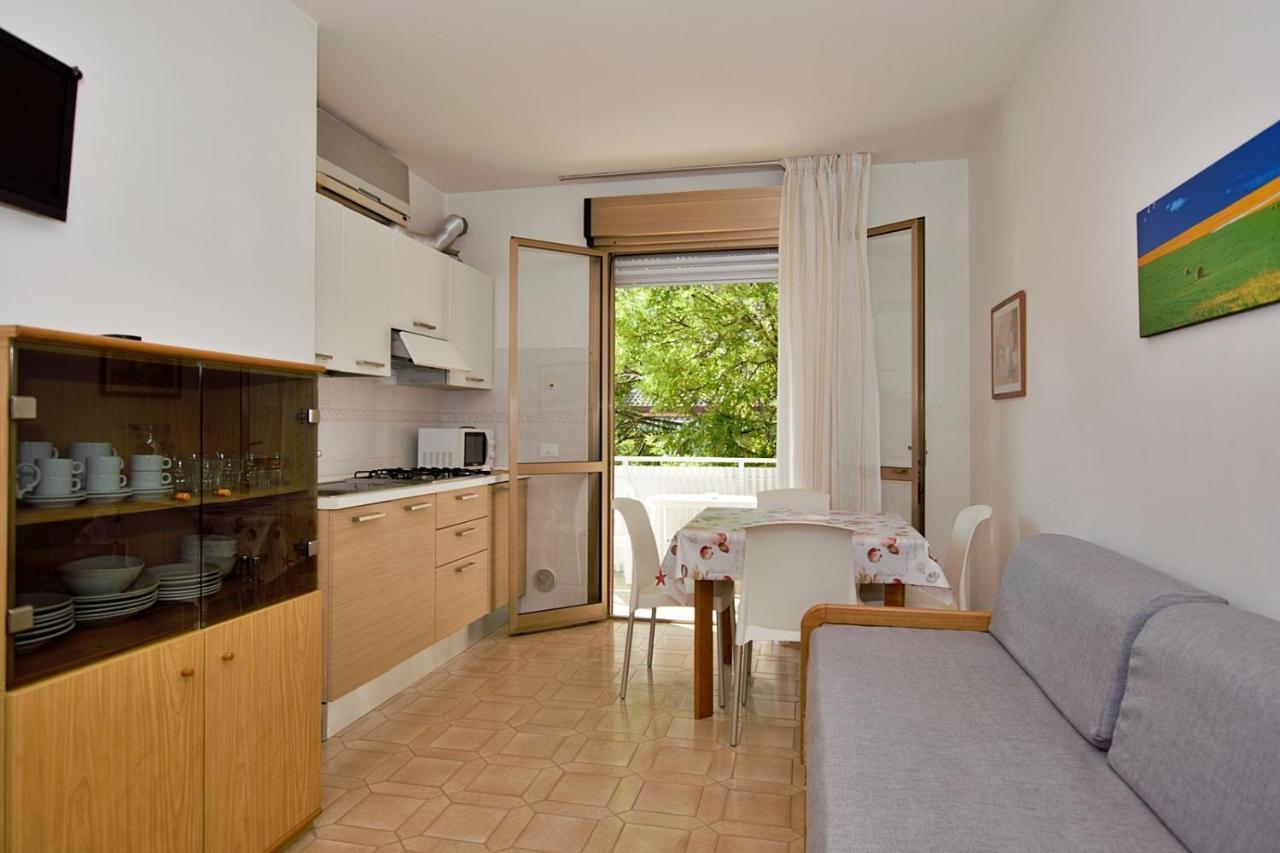 Residenza Canova Lignano Sabbiadoro Luaran gambar