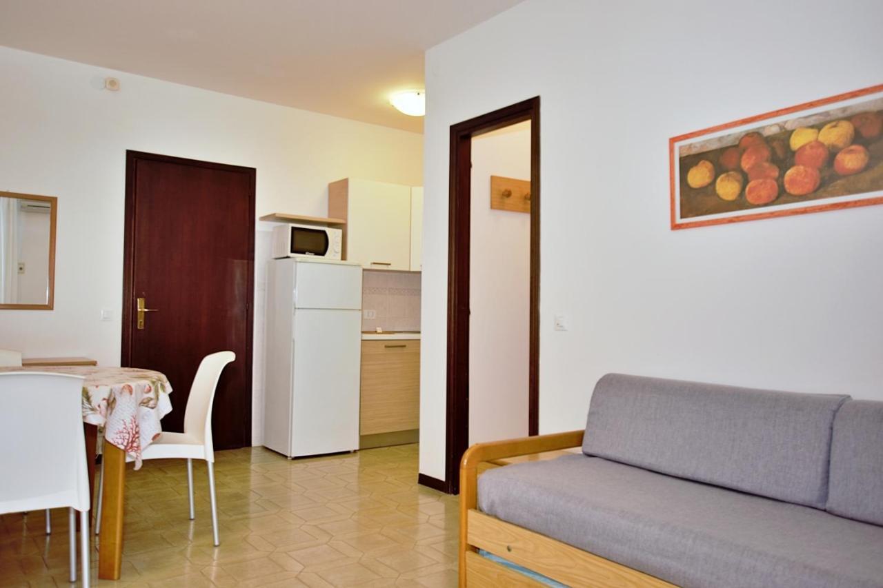 Residenza Canova Lignano Sabbiadoro Luaran gambar