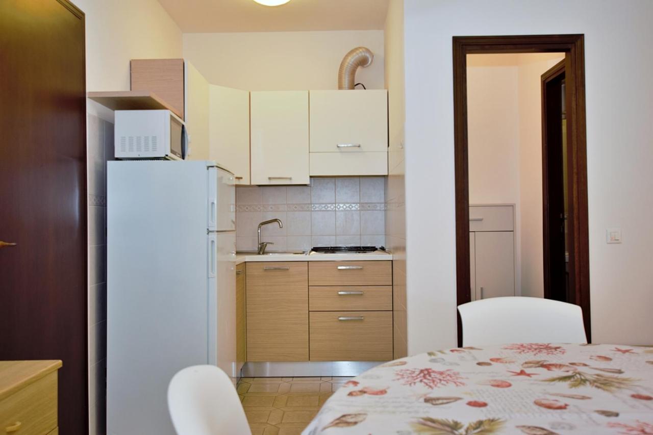Residenza Canova Lignano Sabbiadoro Luaran gambar